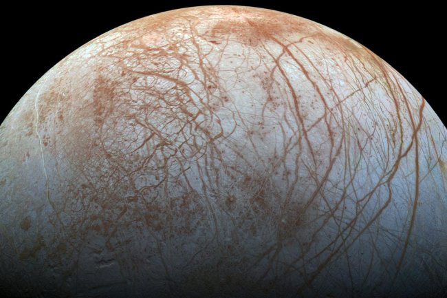 Space Photos of the Week: Europa! Attempt No Landing There